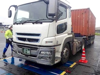 都心流入・通過トラック、約3台に1台が過積載 18か所同時取締り 画像