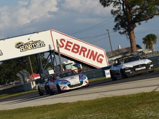 【MX-5カップ 世界大会】堤優威、第1レースを制すも第2レースで無念のアクシデント 画像