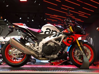 アプリリア、トゥオーノV4ファクトリー に最新モデル…EICMA 2018 画像