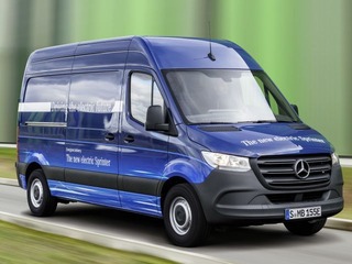 テスラ、ダイムラー/メルセデスベンツと電動商用車で協業の可能性…マスクCEOが示唆 画像