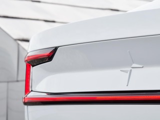 ポールスター2、新型EVセダンを発表へ 2月27日にライブ配信を予定 画像