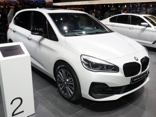 BMW 2シリーズ PHV、EVモードの航続25%延長…ジュネーブモーターショー2019 画像