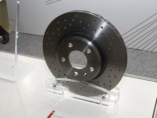ブレンボがドリルドローターにこだわるわけ…IAAE 2019 画像