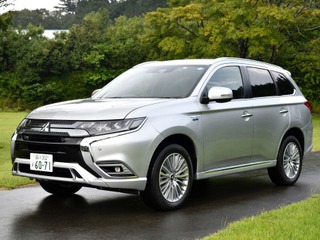 【三菱 アウトランダーPHEV 新型試乗】機能と装備のバランスを考えると「Gプラスパッケージ」がお得…渡辺陽一郎 画像
