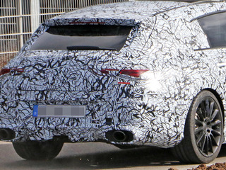 メルセデスベンツ CLAシューティングブレーク 新型、306馬力「AMG 35」を初スクープ! 画像