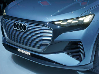 アウディのEV「e-tron」のグリルはなぜグレーになったのか?【千葉匠の独断デザイン】 画像