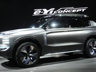 三菱 e-Yiコンセプト、次世代の電動SUV発表…上海モーターショー2019 画像