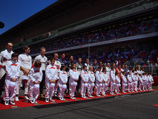【F1 日本GP】グリッドキッズ10名を一般公募、決勝レース直前の緊張感を体験できるチャンス 画像