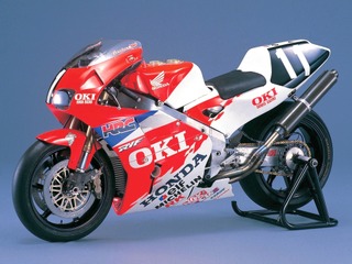 新名神 鈴鹿PA「PIT SUZUKA」、8耐参戦マシンを特別展示 画像