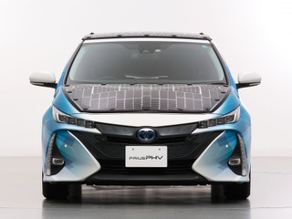 ソーラーパワーで走るトヨタ プリウス…高効率太陽電池EVを公道で走行実証ヘ 画像