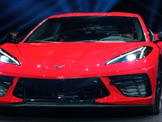 シボレー コルベット 新型を米国で発表…ミッドシップにV8搭載、右ハンドル車を日本導入へ 画像