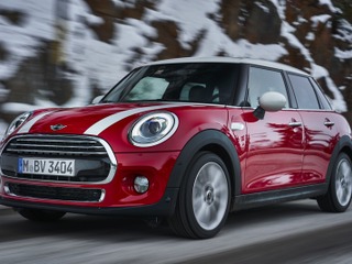 MINI 3ドア/5ドア/コンバーチブル/クロスオーバー の標準装備内容を拡充 画像
