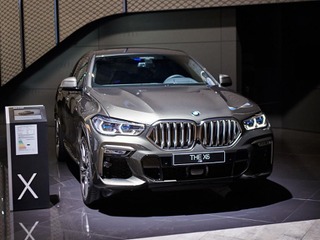 BMW X6 新型、「M50i」は530馬力ツインターボ…フランクフルトモーターショー2019 画像