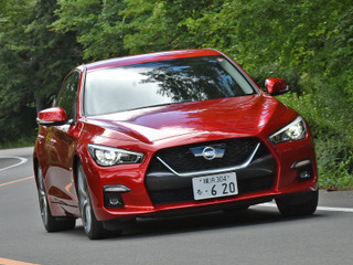 【日産 スカイライン 新型試乗】敢えて手を離して運転する意味はないけれど…中村孝仁 画像