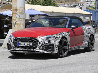 アウディ S5カブリオレ に早くも改良新型…よりアグレッシブな顔に進化! 画像
