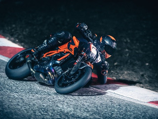 KTM、1290スーパーデューク/890デュークR/390アドベンチャーを発表…EICMA 2019 画像