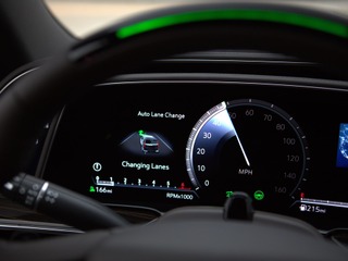 キャデラックのハンズフリー部分自動運転、車線変更も自動に…エスカレード 新型に搭載へ 画像