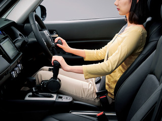 【ホンダ フィット 新型】障がい者向け運転補助装置「テックマチックシステム」発売へ 画像