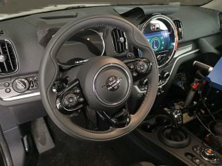 MINI クロスオーバー 改良新型、コックピット&ユニオンジャックテールライトを激写 画像