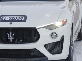 フェラーリ製エンジンと決別!マセラティ最強のSUV『レヴァンテ トロフェオ』、自社製V8搭載へ 画像