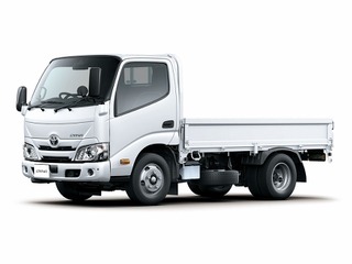 トヨタ ダイナ2t積系、夜間歩行者と昼間の自転車も検知するプリクラッシュセーフティを採用 画像