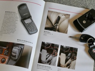「ラビット」エンブレムに自動車電話スタンド、輸入車のユニークな純正オプション 8選【懐かしのカーカタログ】 画像