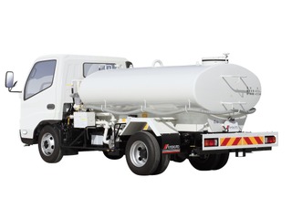 極東開発「スーパー散水車」発売へ…スイッチひとつで吸水作業を自動化 画像