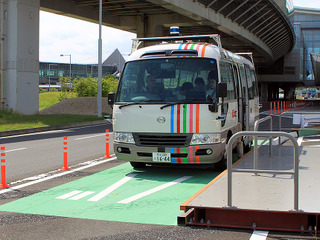 停車位置の誤差3ミリ以内、自動運転AIバスが実験---埼玉工業大学、GPSのみでも実証 画像