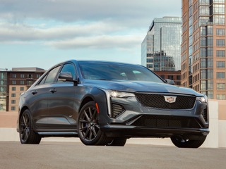 キャデラック CT4 に「V」、325馬力の高性能スポーツセダン…米国発売 画像