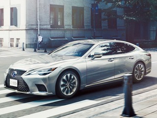 【レクサス LS 改良新型まとめ】シルバーに輝くブランドのフラッグシップサルーン…価格やデザイン、試乗記 画像