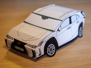 レクサス初のEV、『UX300e』をペーパークラフトで…やっぱりゼロエミッション 画像