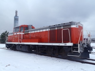3月末限りで廃止の秋田臨海鉄道、国鉄型機関車の1両が仙台へ…ラッセル式改造のDE10-1250 画像