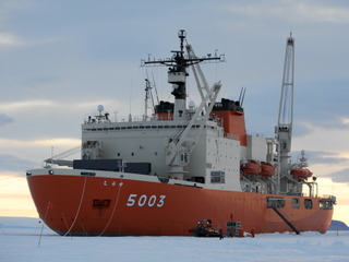 気分は南極観測隊員…折りたたみコンテナ、砕氷艦「しらせ」がモチーフ 画像