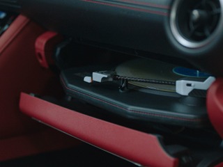 レクサス IS にレコードプレーヤー搭載! 荒れた路面でも音飛びしない…ワンオフ発表 画像