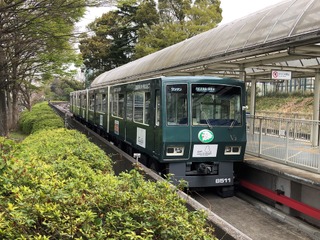西武レオライナーのCO2排出量、実質ゼロ…太陽光発電による列車運行 4月1日から 画像
