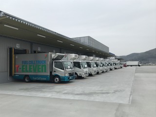 セブイレブン、3000台の車両にドラレコサービスを導入へ 画像