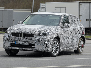 BMW X1 次世代型にフルEV「iX1」設定か…強力なデュアルモーターAWDも 画像