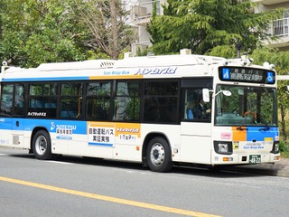 「レベル2」自動運転バスが試験走行、横浜市内の公道で---夏には営業運行 画像