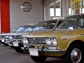 ハイオーナーカーの先駆け、日産『ローレル』の穏やかな集い…初代“マル中”デザイントーク / プリンスの丘パレード 画像