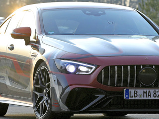 メルセデスAMG GT 4ドアの頂点「73e」、公開直前プロト車両がフルヌードで出現 画像