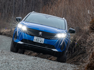 【プジョー 3008 ハイブリッド4 新型試乗】独自性が光る待望の本格四駆モデル…中谷明彦 画像
