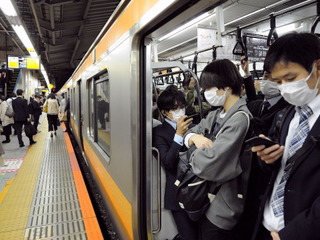 GW中の鉄道減便、平日朝の人流抑制に効果なし…赤羽大臣「夜の人流は抑えられている」 画像