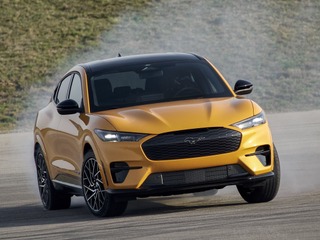 フォード マスタング EVに高性能ツインモーター「GT」、航続は435kmと認定 画像