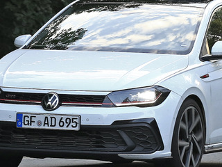 公開直前、実車をスクープ!これがVW『ポロGTI』改良新型だ 画像