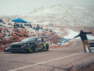 ベントレー コンチネンタルGT3、再生可能燃料使用車で1位に…パイクスピーク2021 画像