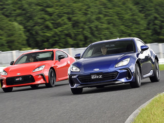 【トヨタ GR 86 & スバル BRZ 新型試乗】公道が楽しくなるBRZはデートカーにもちょうどいい …片岡英明 画像