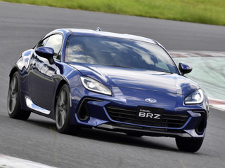 【スバル BRZ 新型試乗】「スポーツカーである以前にスバル車」である…渡辺陽一郎 画像