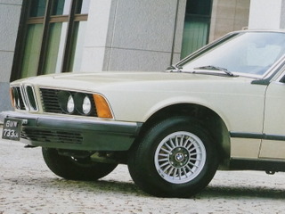 Sクラスの対抗馬として生まれたBMW『7シリーズ』の変遷【懐かしのカーカタログ】 画像