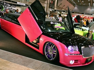 【東京スペシャルインポートカーショー10】超エロかわいいHIPでHOPなリムジン 画像