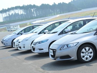 【e燃費チャレンジ】潔さの CR-Z か、オールマイティの プリウス か…竹岡圭 画像